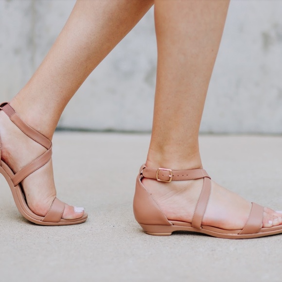 CONVERTIBLE HEEL - Pashion 1.0 The Sandal - Latte Leather Block 4 Inch - Picture 3 of 3